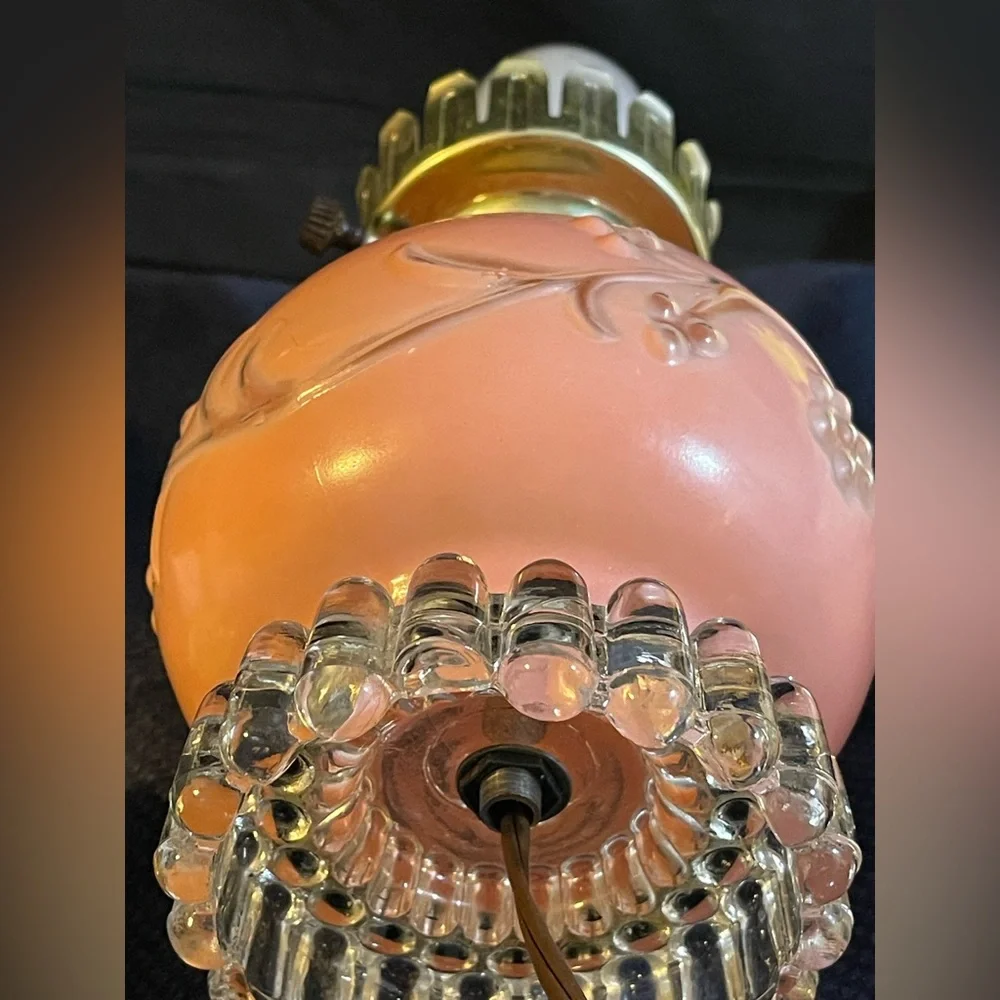 Vintage Pink Glass Lamp.  Missing top diffuser/globe - Picture 7 of 8